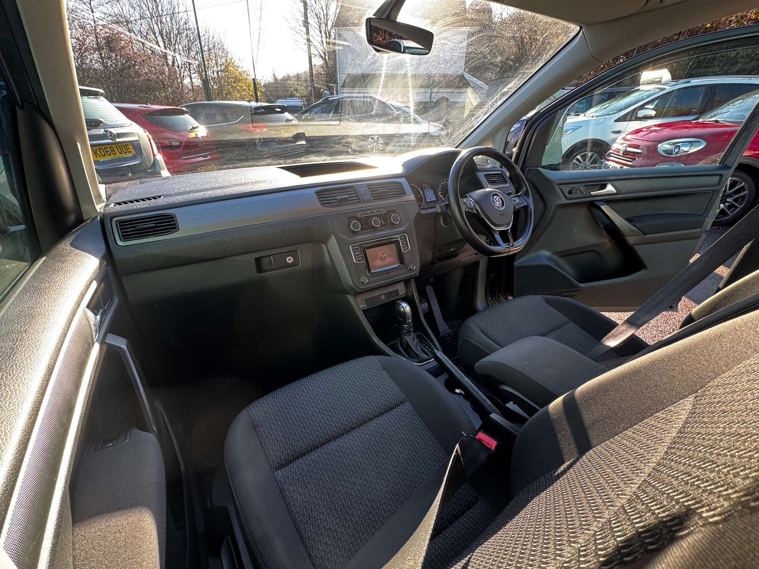 Used Volkswagen Caddy Maxi Life 2019 for sale - 77241077: Photo 10