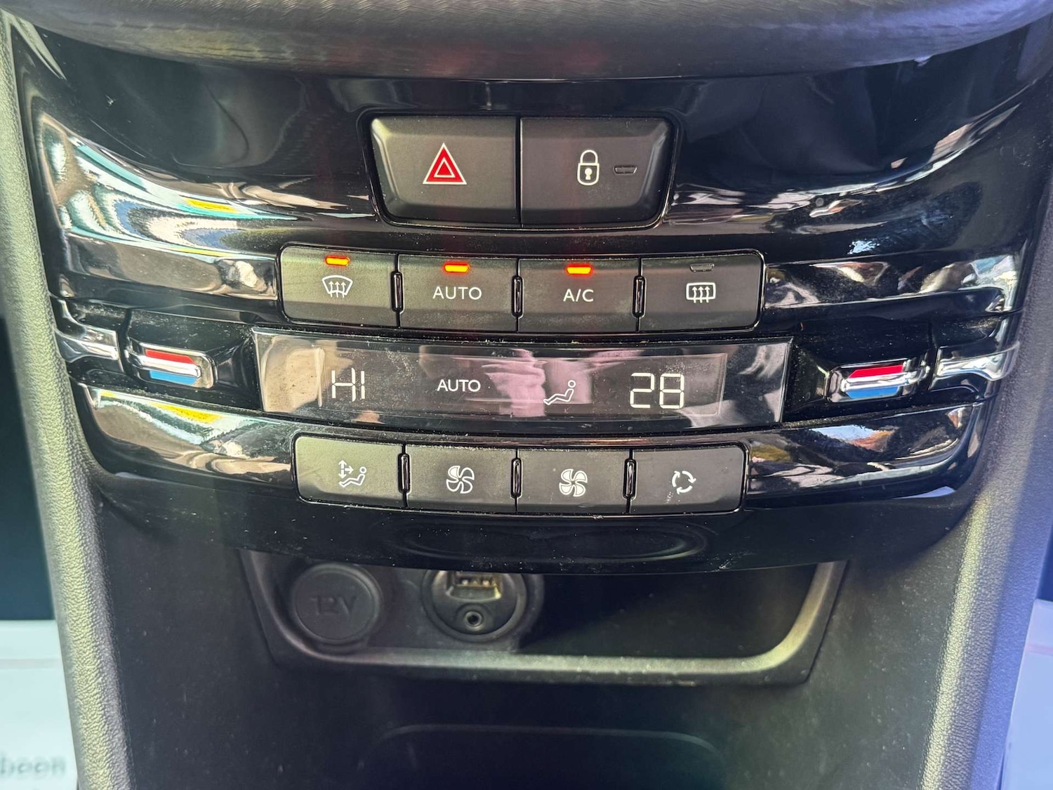 Used Peugeot 2008 2018 for sale - 76600593: Photo 15