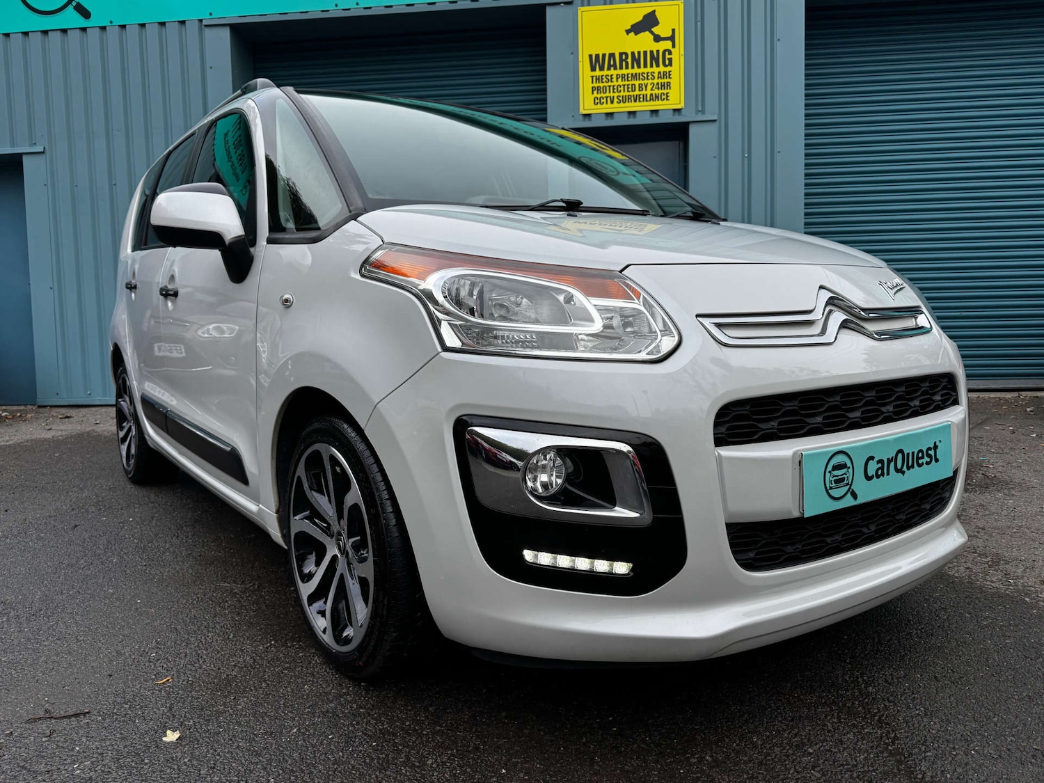 Used Citroen C3 Picasso 2015 for sale - 77140939: Photo 3