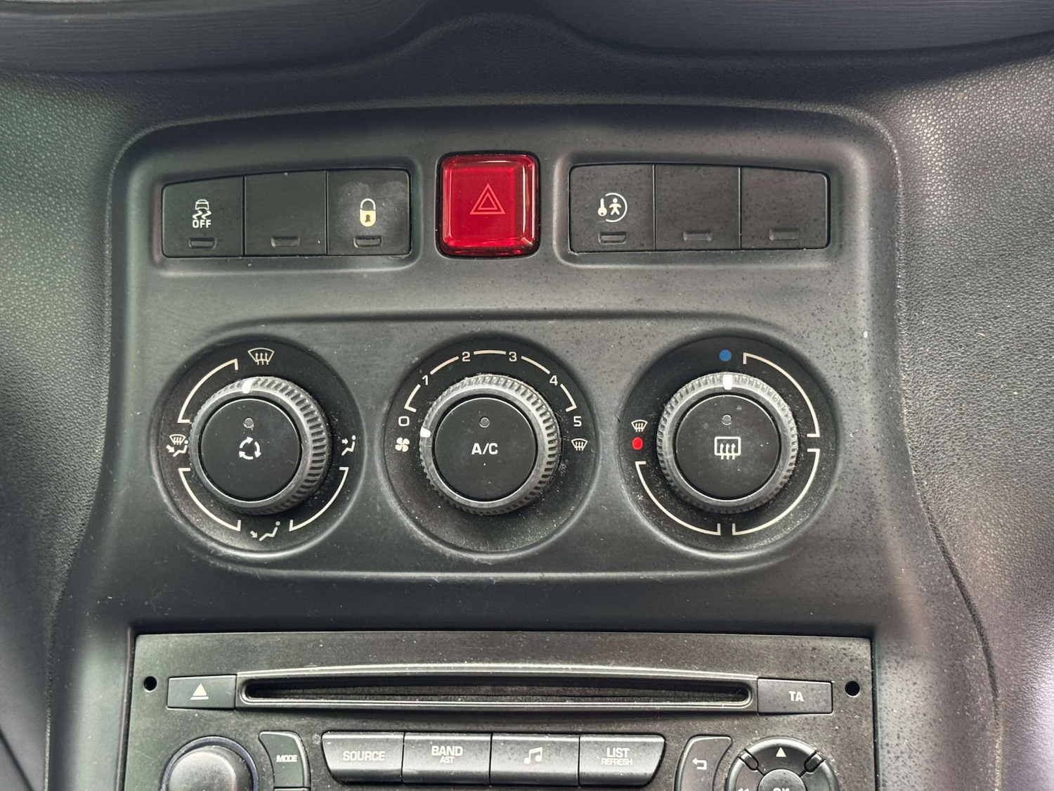 Used Citroen C3 Picasso 2015 for sale - 76829746: Photo 16