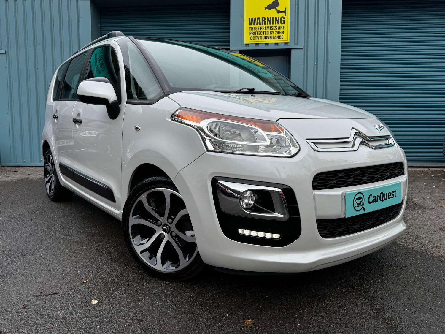Used Citroen C3 Picasso 2015 for sale - 77241069: Photo 2