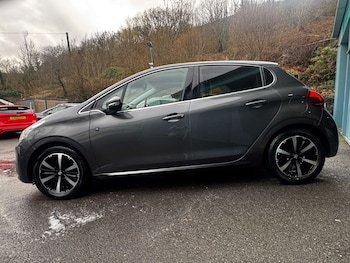 Used Peugeot 208 2019 for sale - 77535137: Photo