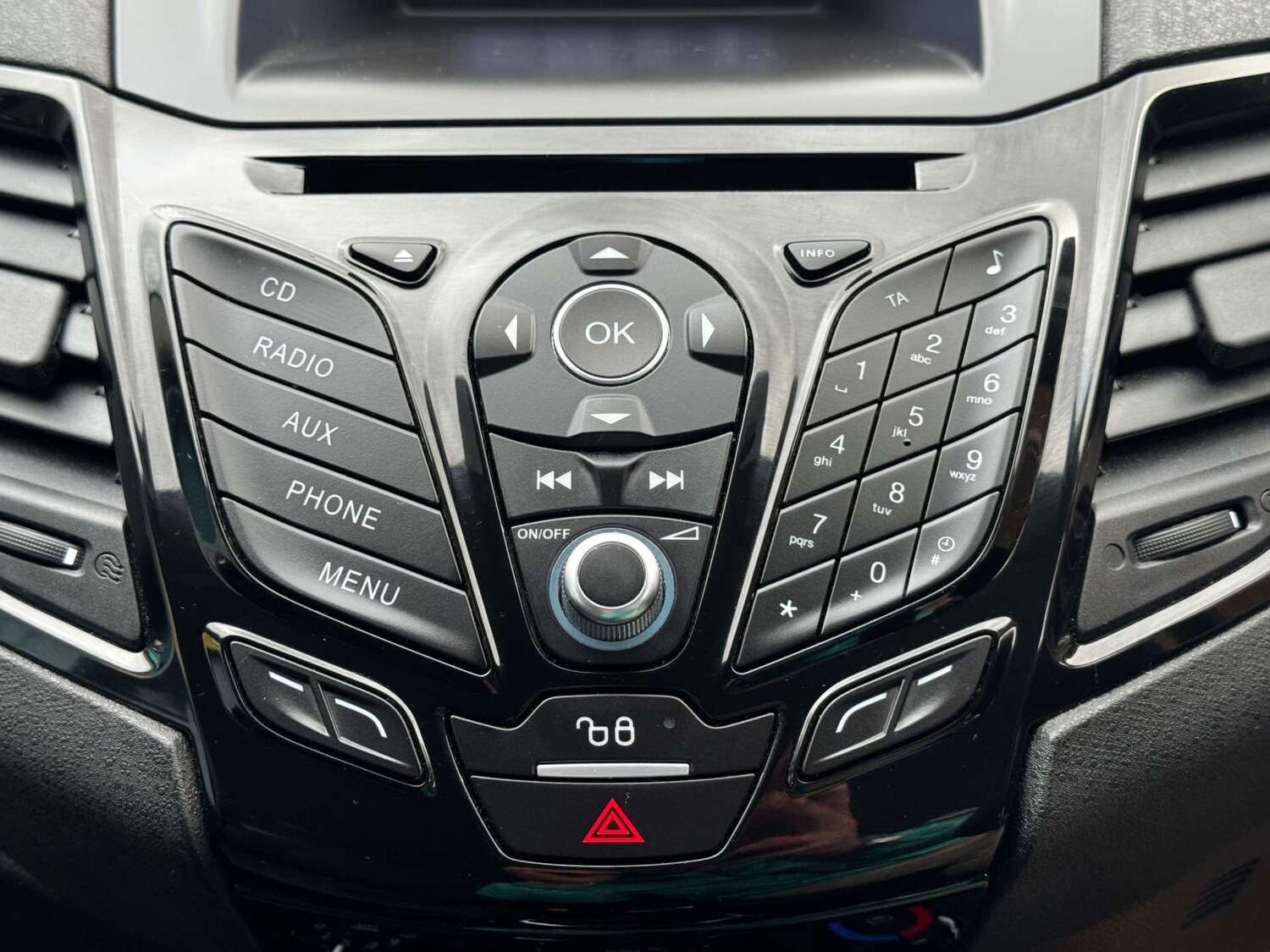 Used Ford Fiesta 2015 for sale - 77536202: Photo 18