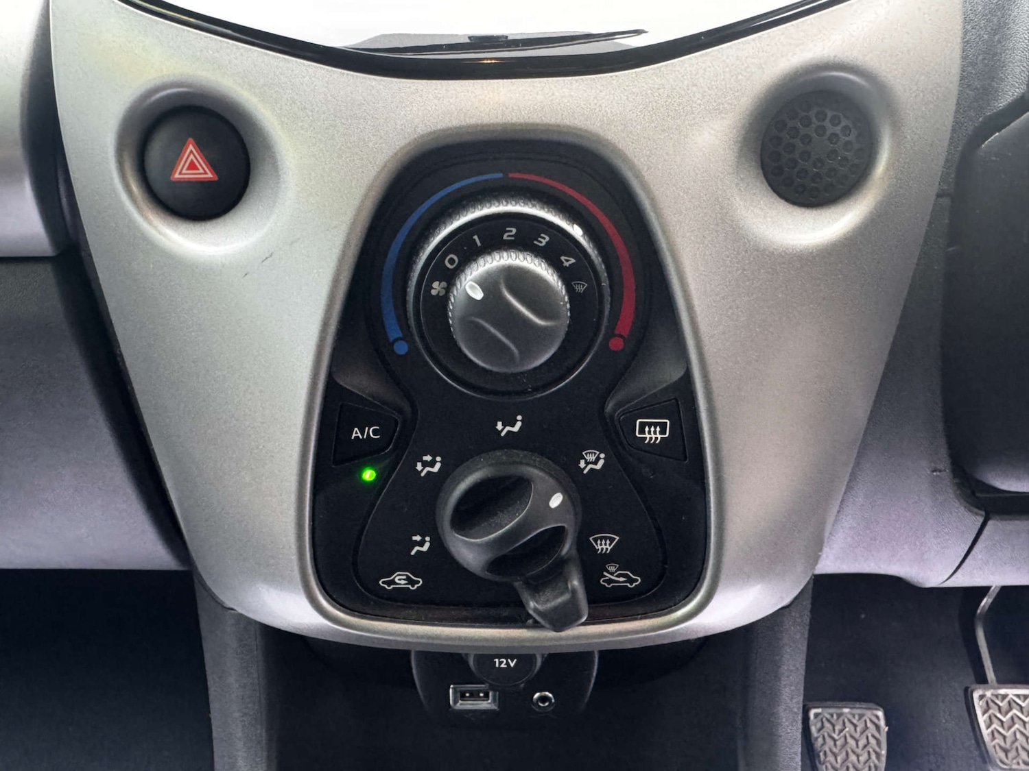 Used Peugeot 108 2015 for sale - 76375094: Photo 16