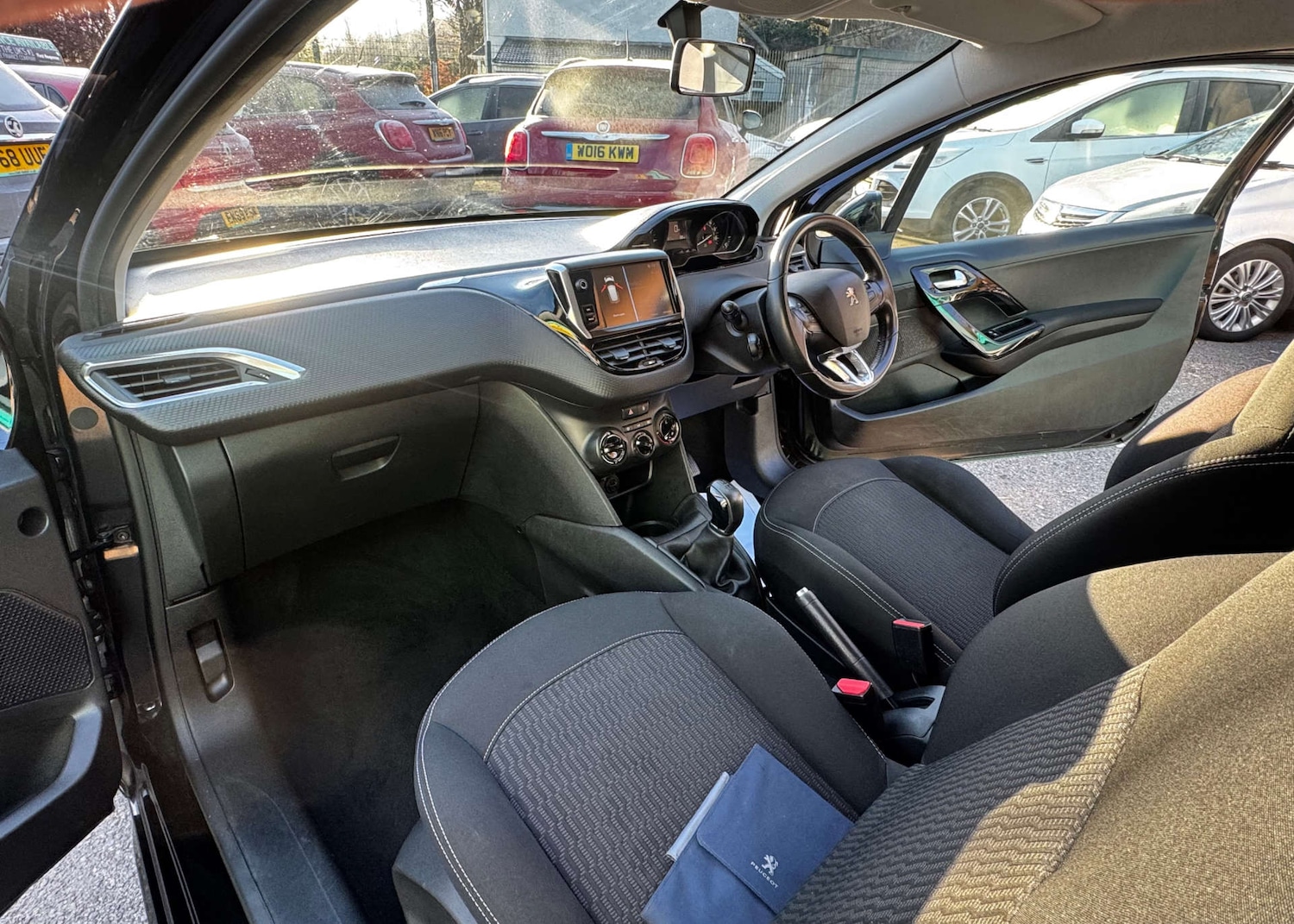 Used Peugeot 208 2017 for sale - 76650419: Photo 10