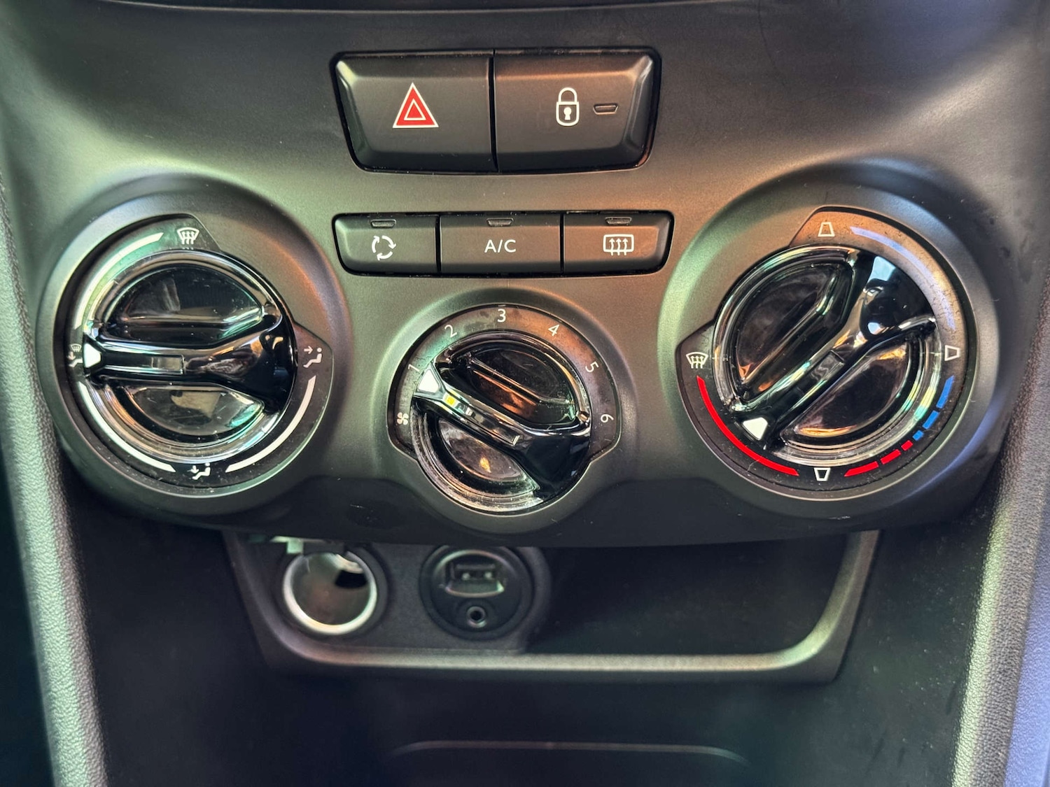 Used Peugeot 208 2017 for sale - 76650419: Photo 13