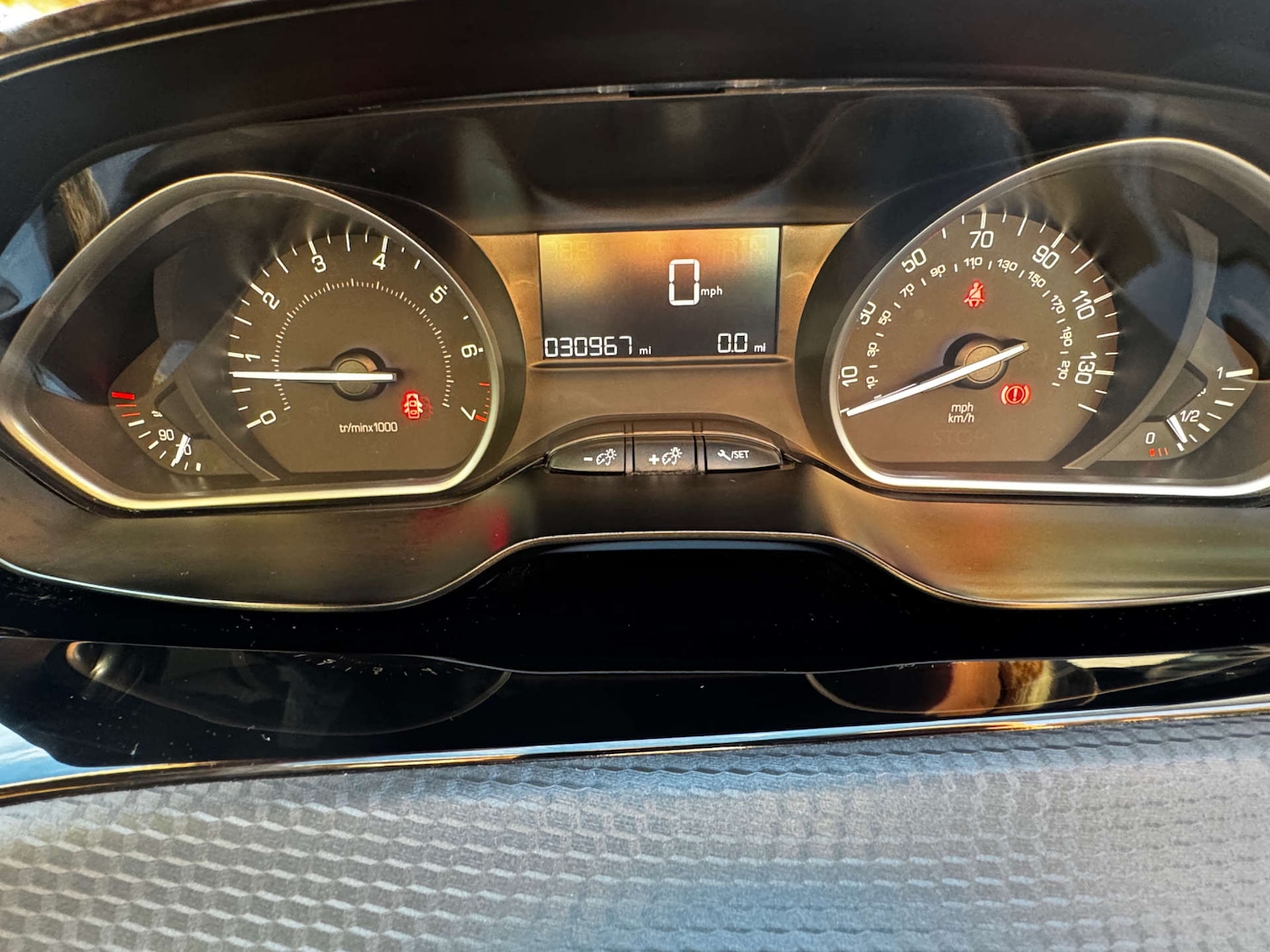 Used Peugeot 208 2017 for sale - 76650419: Photo 15