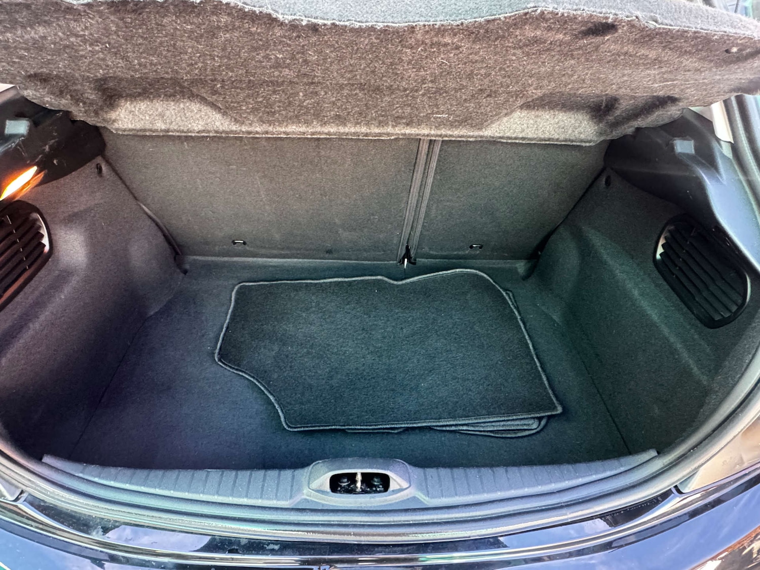 Used Peugeot 208 2017 for sale - 76650419: Photo 17