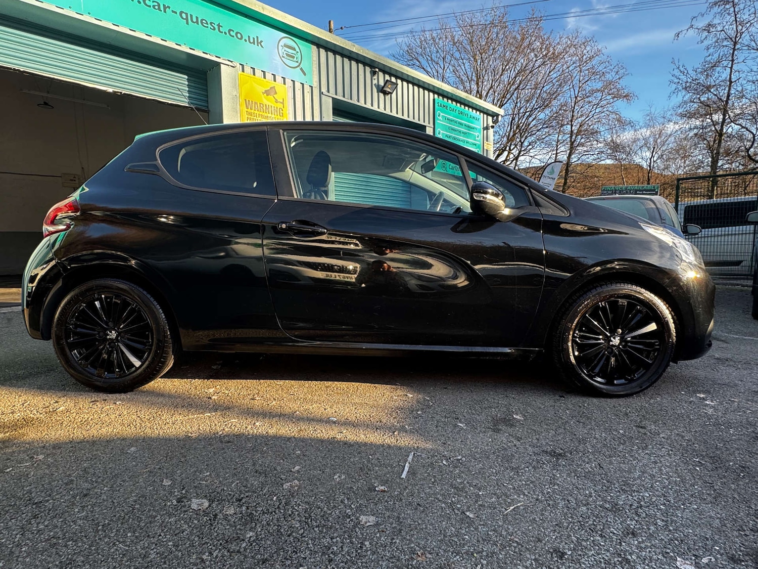 Used Peugeot 208 2017 for sale - 76650419: Photo 8