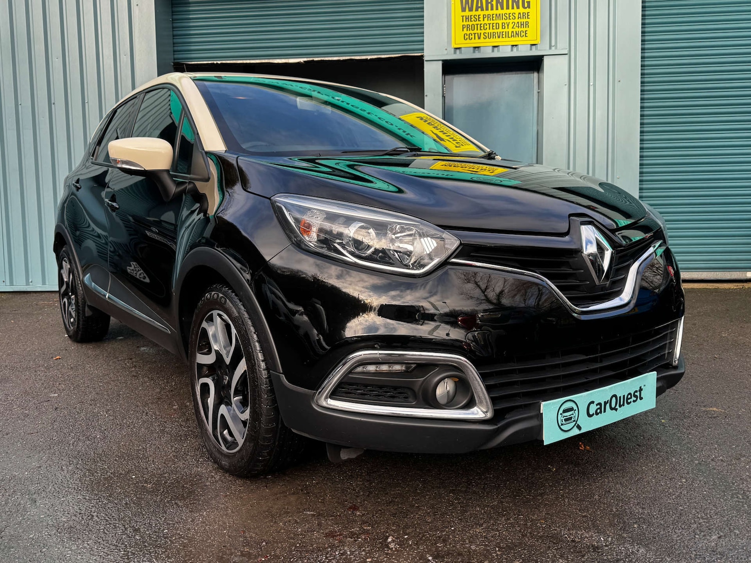 Used Renault Captur 2015 for sale - 76829830: Photo 2