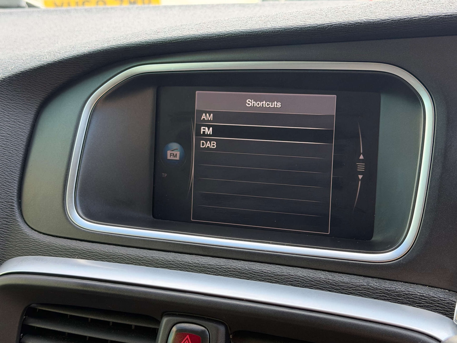 Used Volvo V40 2018 for sale - 78108348: Photo 16