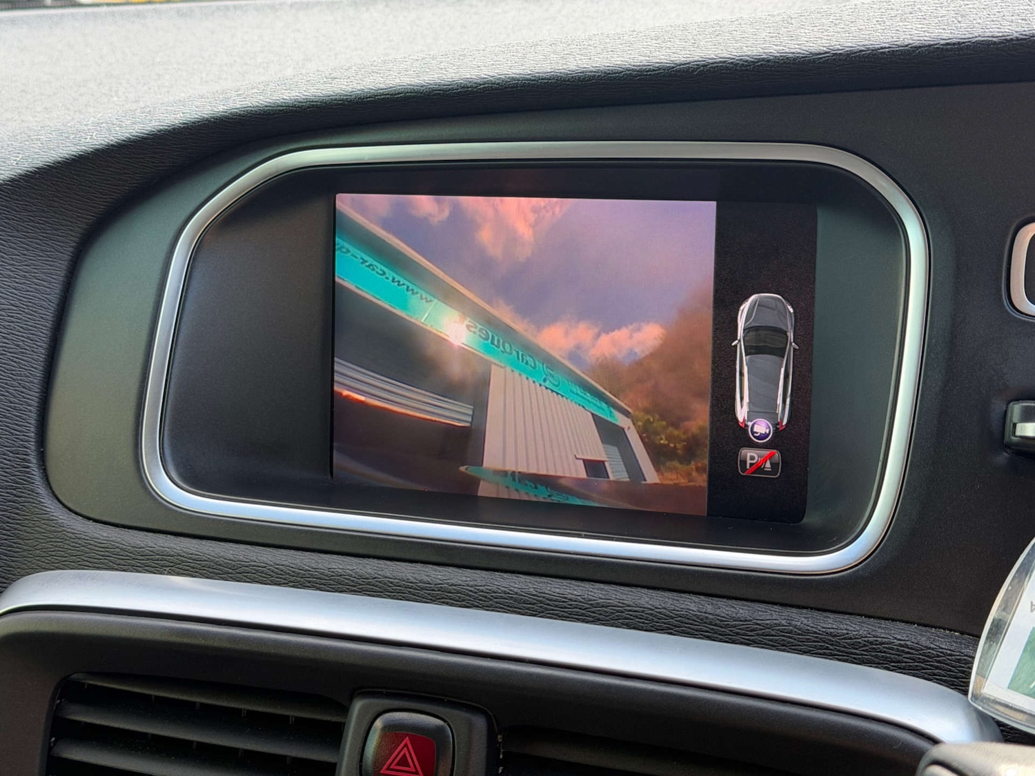 Used Volvo V40 2018 for sale - 78108348: Photo 19