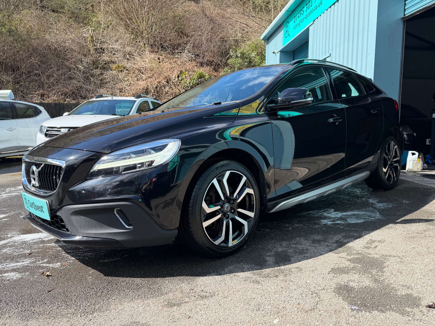 Used Volvo V40 2018 for sale - 78108348: Photo 2
