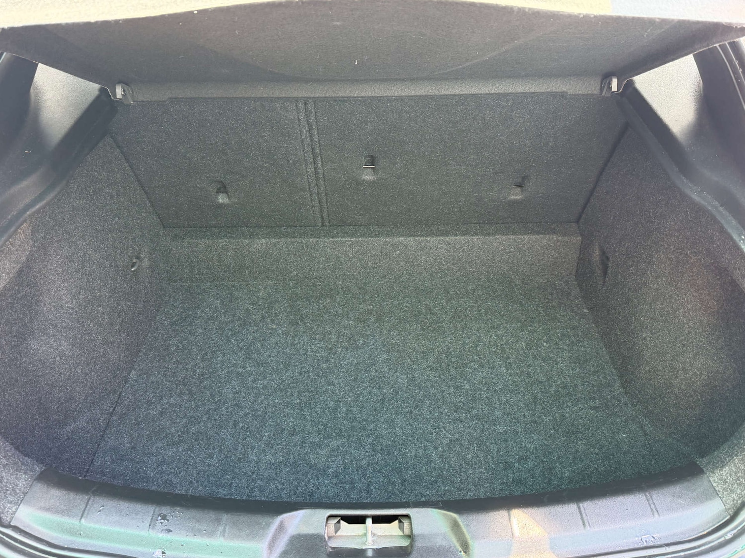 Used Volvo V40 2018 for sale - 78108348: Photo 30