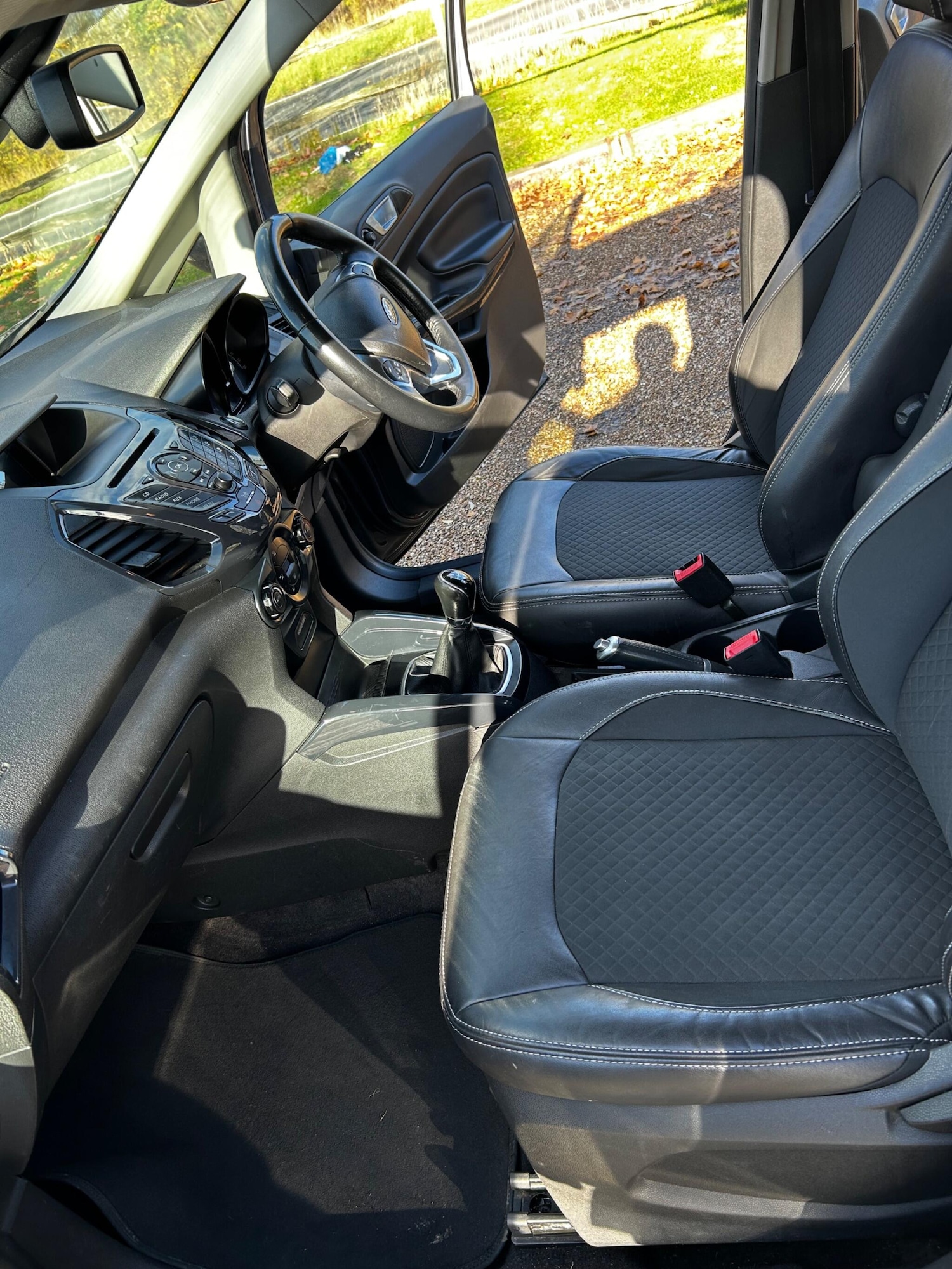 Used Ford Ecosport 2015 for sale - 76918518: Photo 29