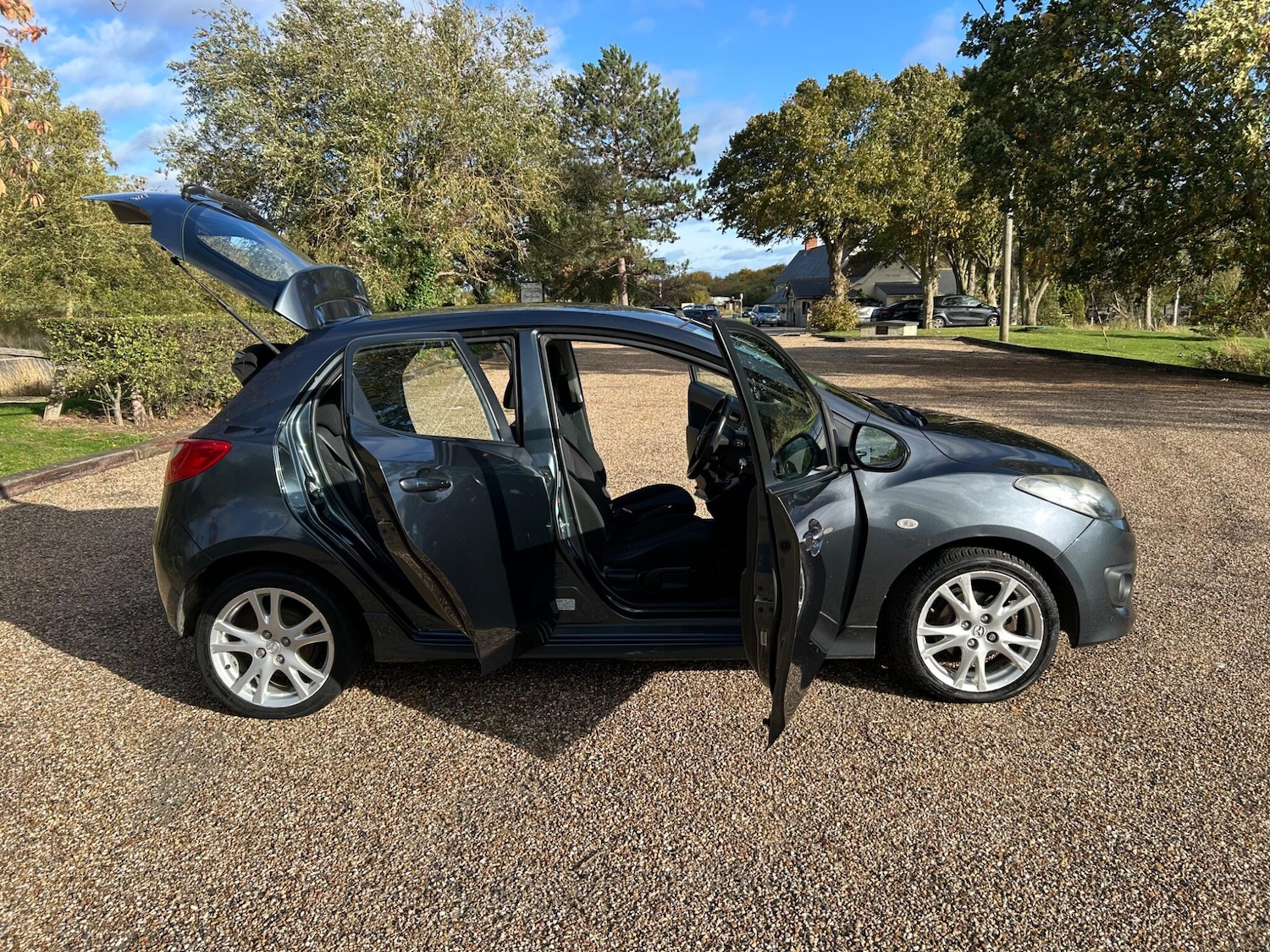 Used Mazda Mazda2 2010 for sale - 76174837: Photo 29