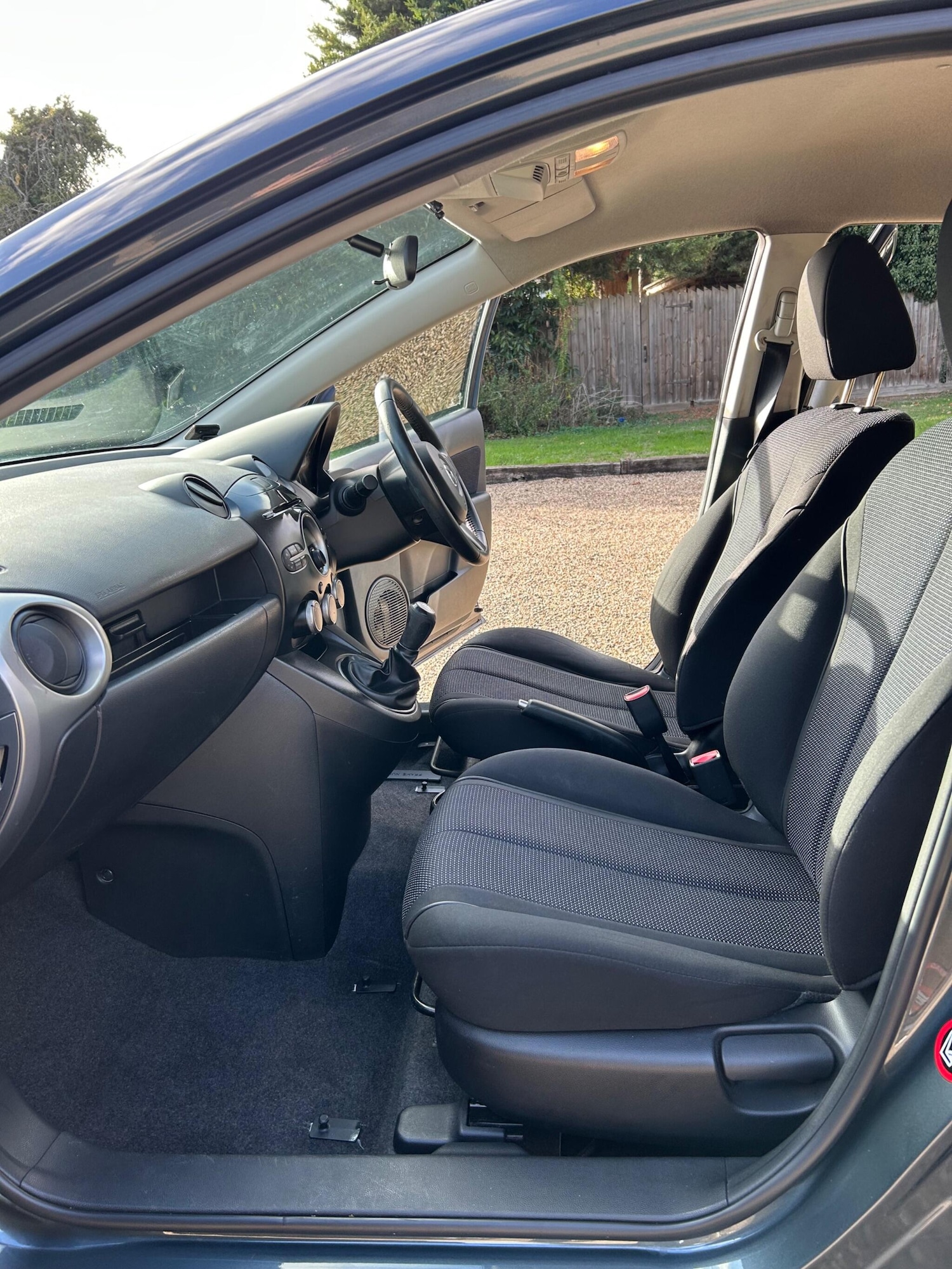 Used Mazda Mazda2 2010 for sale - 76174837: Photo 3