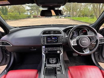 Used Jaguar XE 2017 for sale - 78275451: Photo