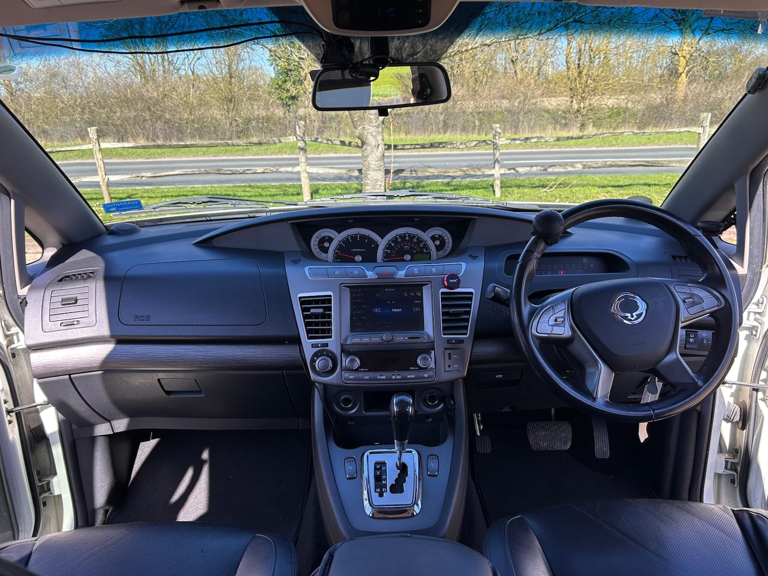 Used Ssangyong Turismo for sale - 78006844: Photo 2