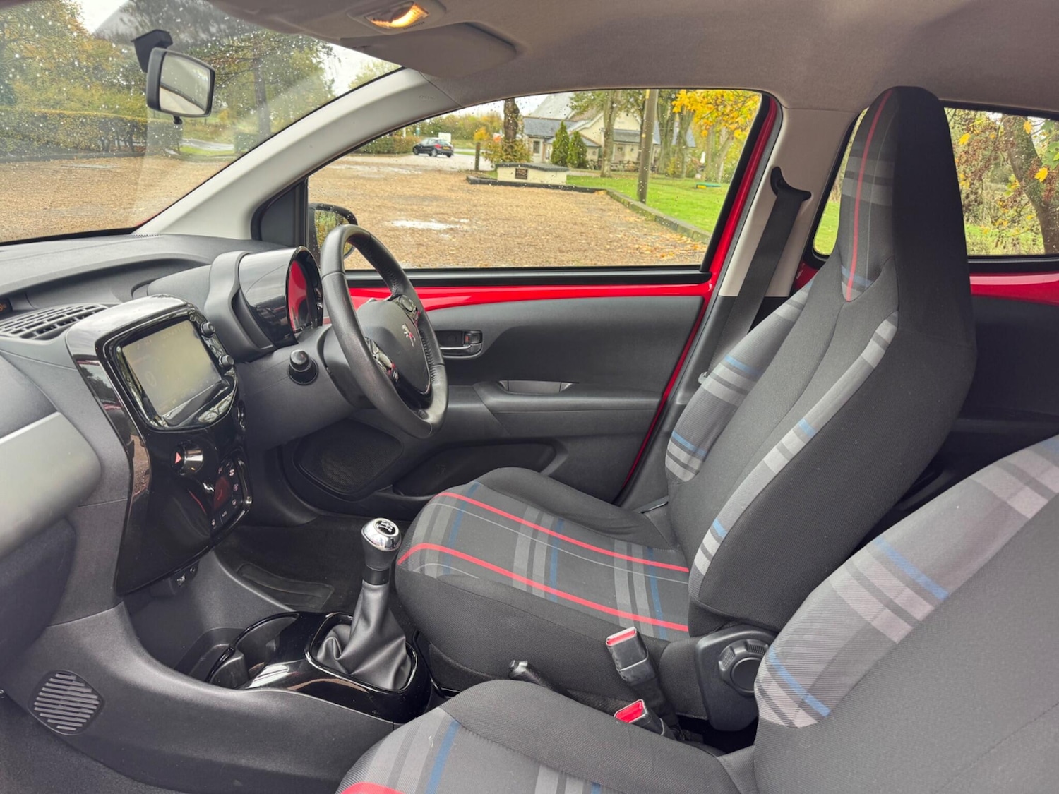 Used Peugeot 108 2014 for sale - 76360699: Photo 2