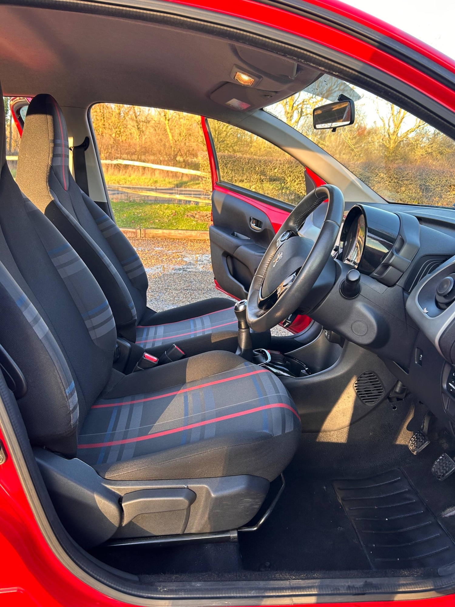 Used Peugeot 108 2014 for sale - 76360699: Photo 39