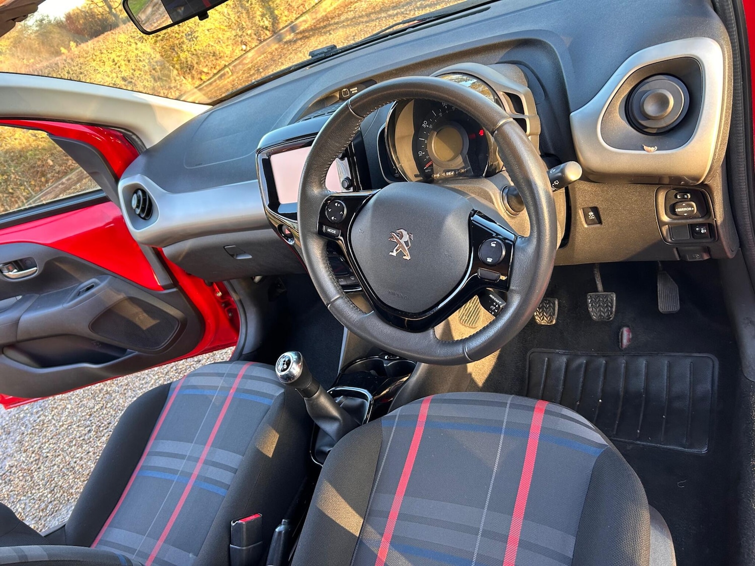 Used Peugeot 108 2014 for sale - 76360699: Photo 40