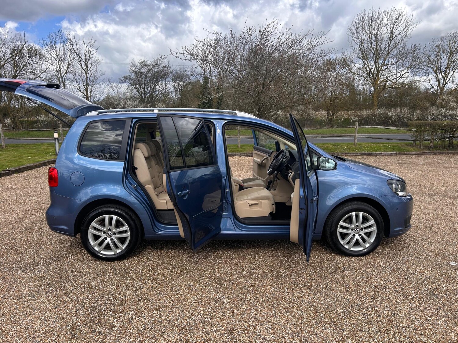 Used Volkswagen Touran 2013 for sale - 78058125: Photo 28