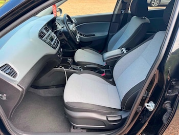Used Hyundai i20 2015 for sale - 79553452: Photo
