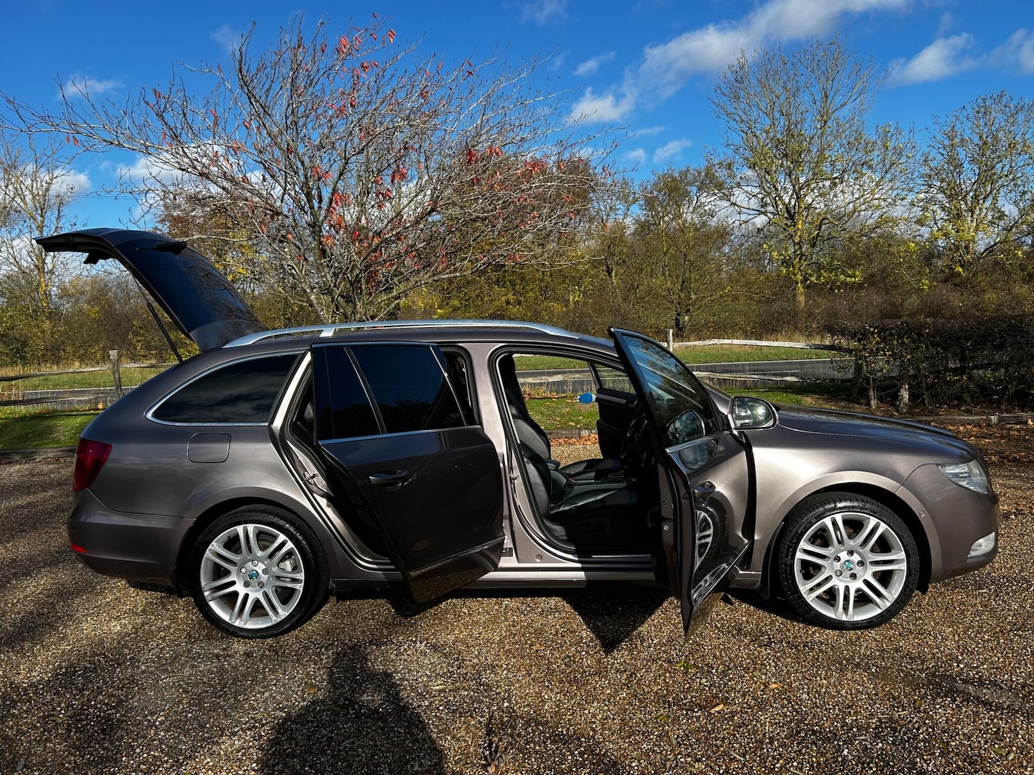 Used Skoda Superb 2011 for sale - 76446400: Photo 27
