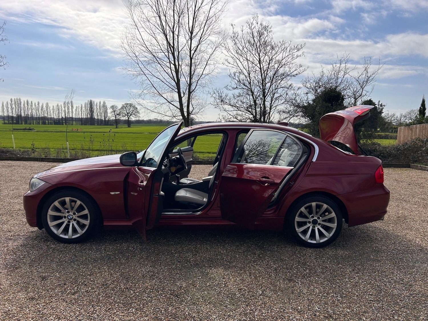 Used BMW 3 Series 2011 for sale - 77738184: Photo 26