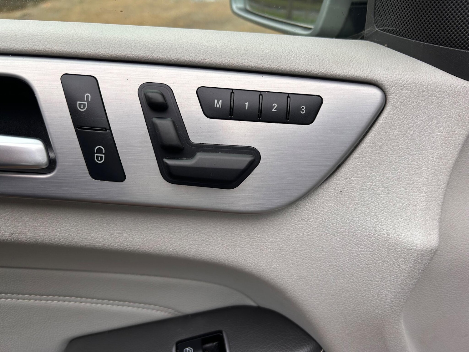 Used Mercedes-Benz M Class 2014 for sale - 77550463: Photo 51