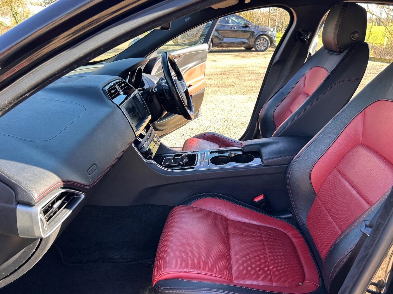 Used Jaguar XE 2016 for sale - 77978130: Photo 32