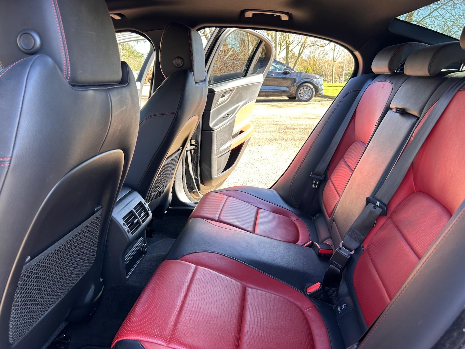 Used Jaguar XE 2016 for sale - 77978130: Photo 36