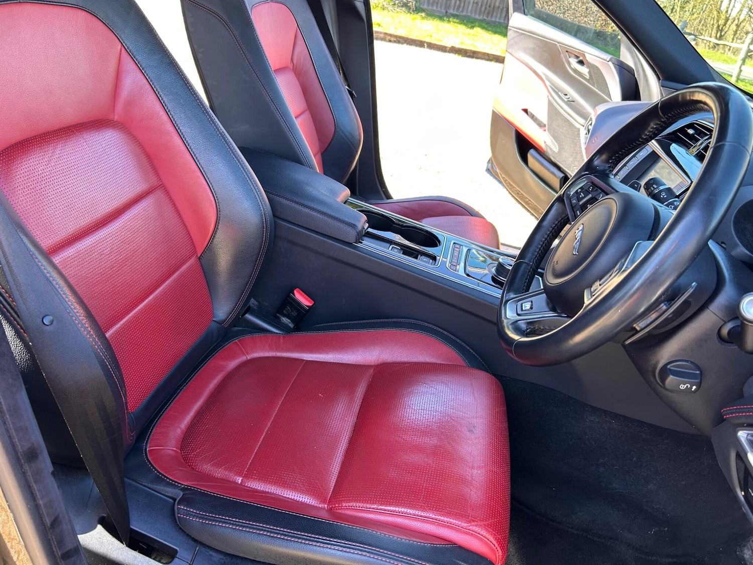 Used Jaguar XE 2016 for sale - 77978130: Photo 41