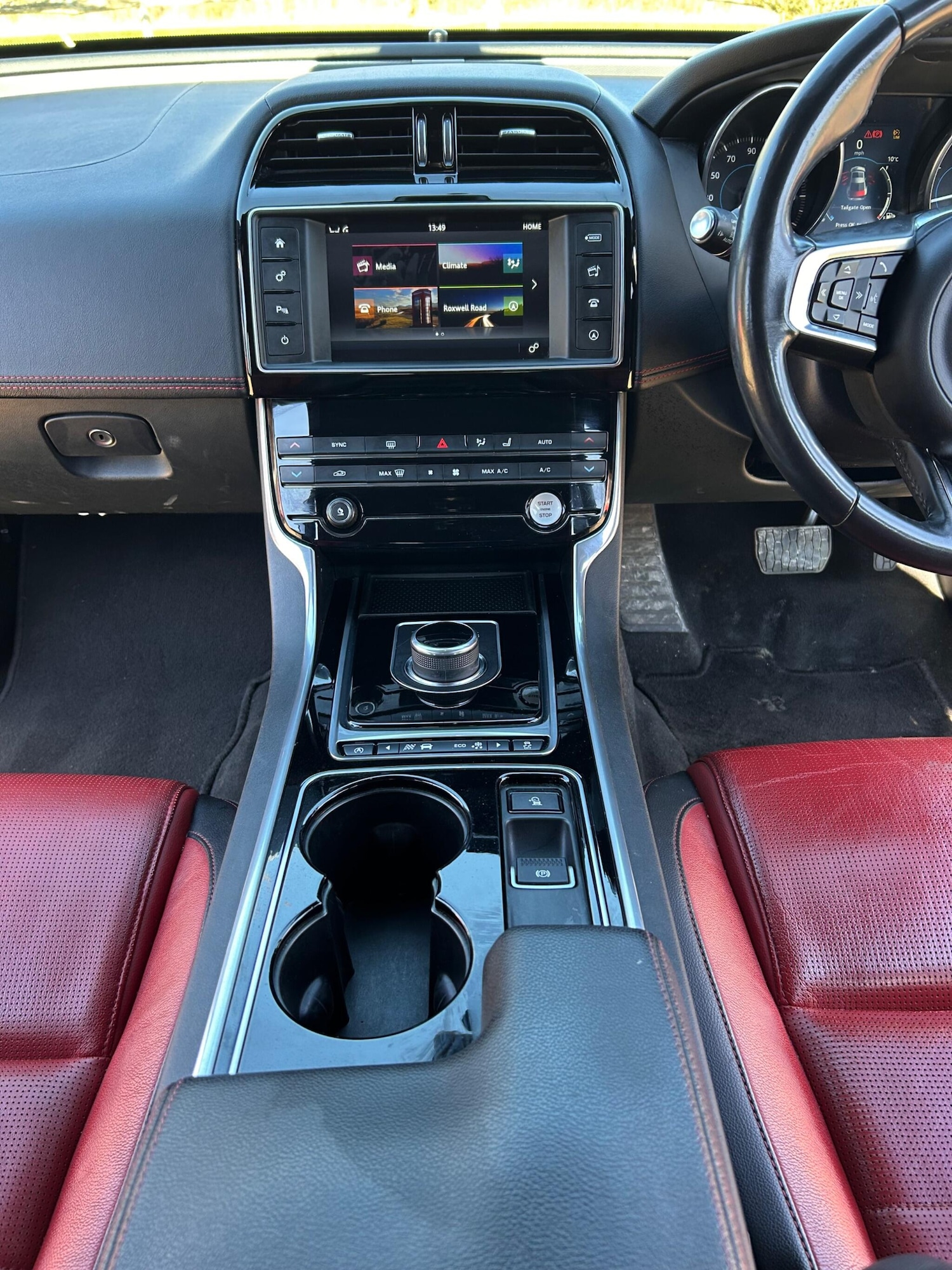 Used Jaguar XE 2016 for sale - 77978130: Photo 44