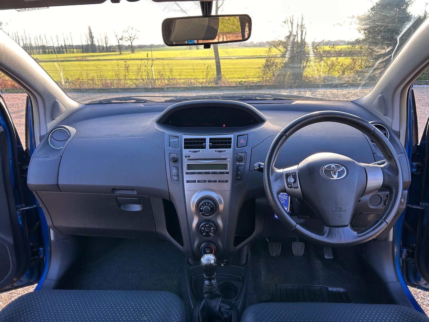 Used Toyota Yaris 2010 for sale - 77549661: Photo 2