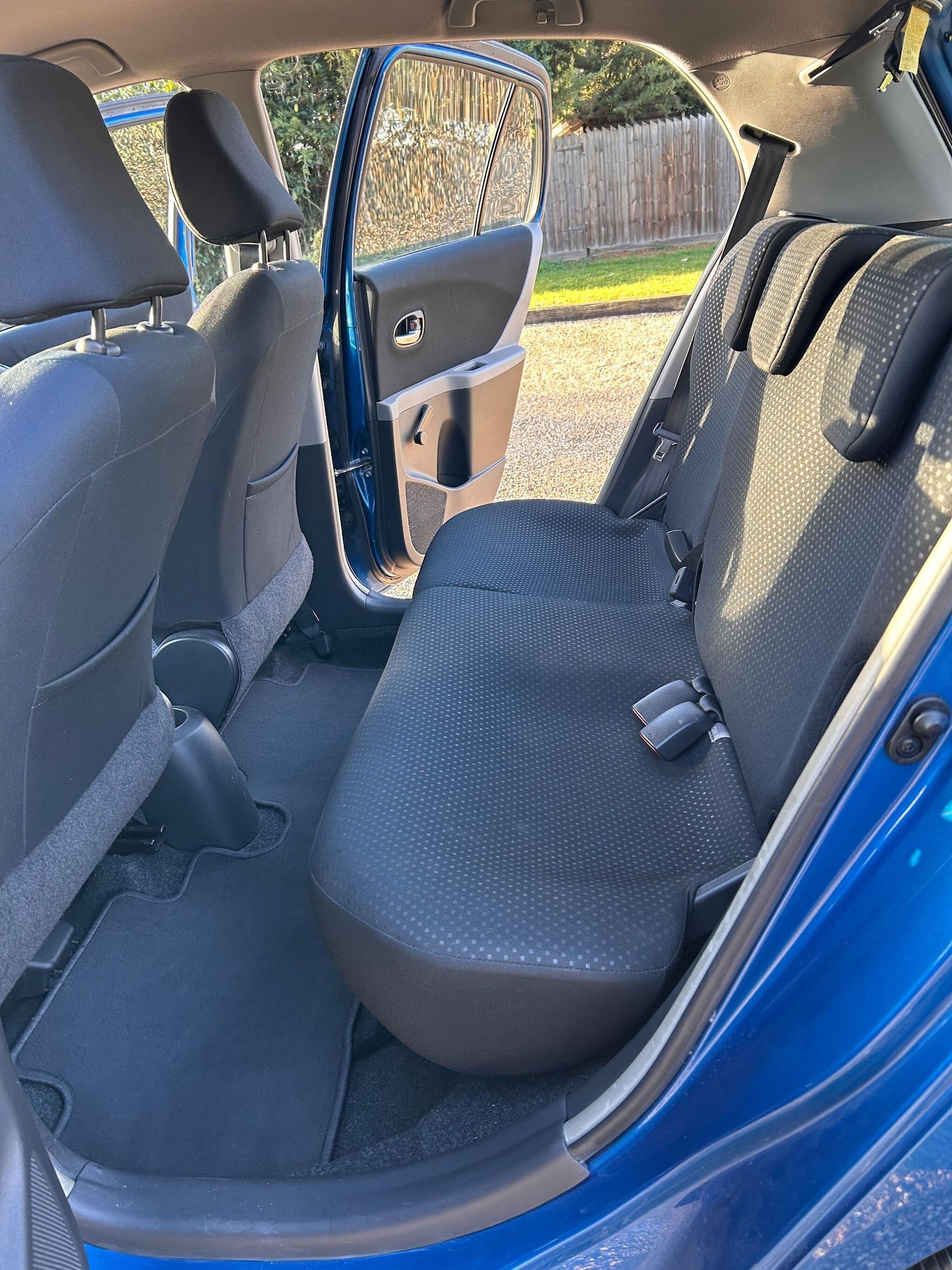 Used Toyota Yaris 2010 for sale - 77549661: Photo 28