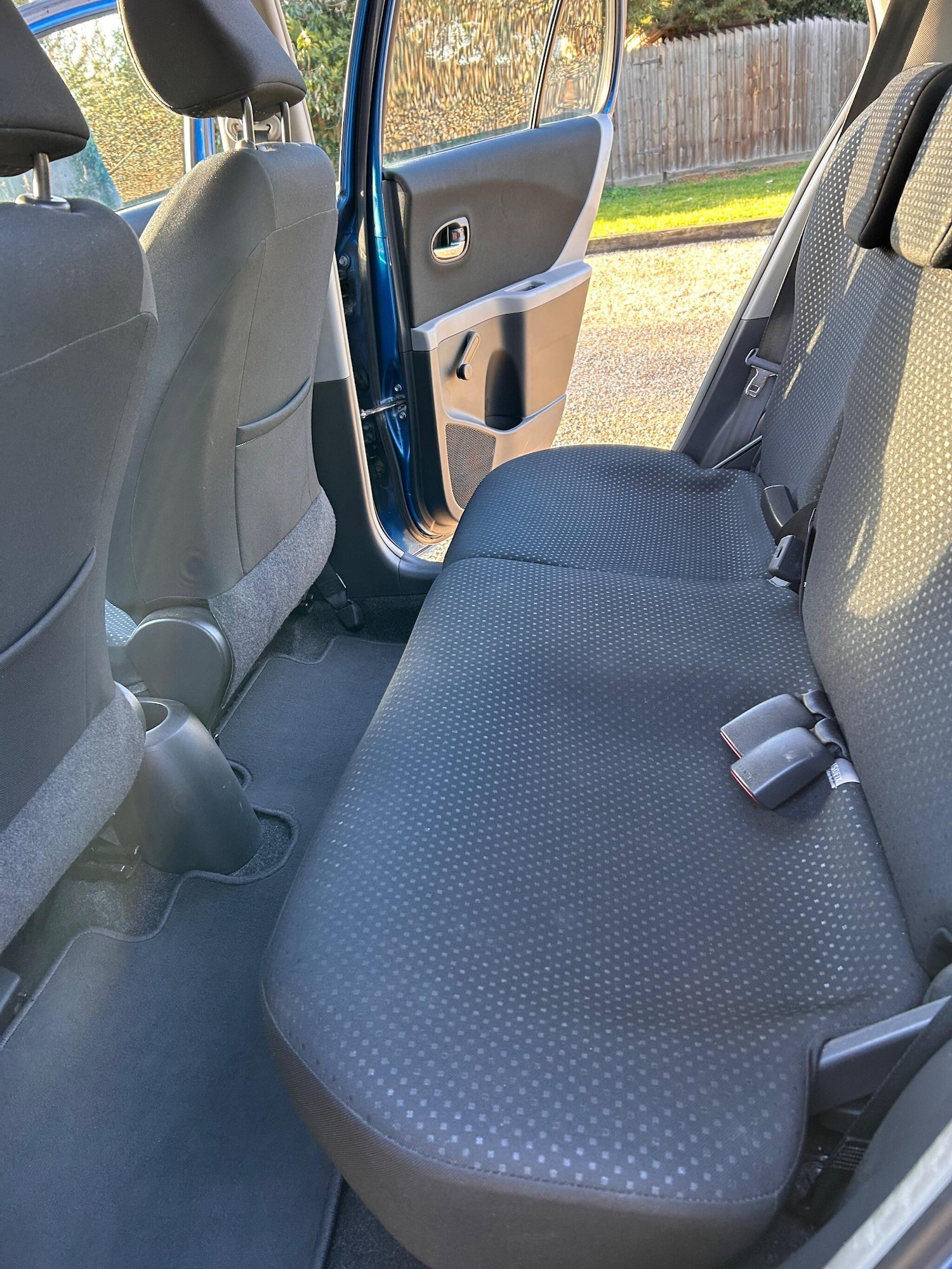 Used Toyota Yaris 2010 for sale - 77549661: Photo 29