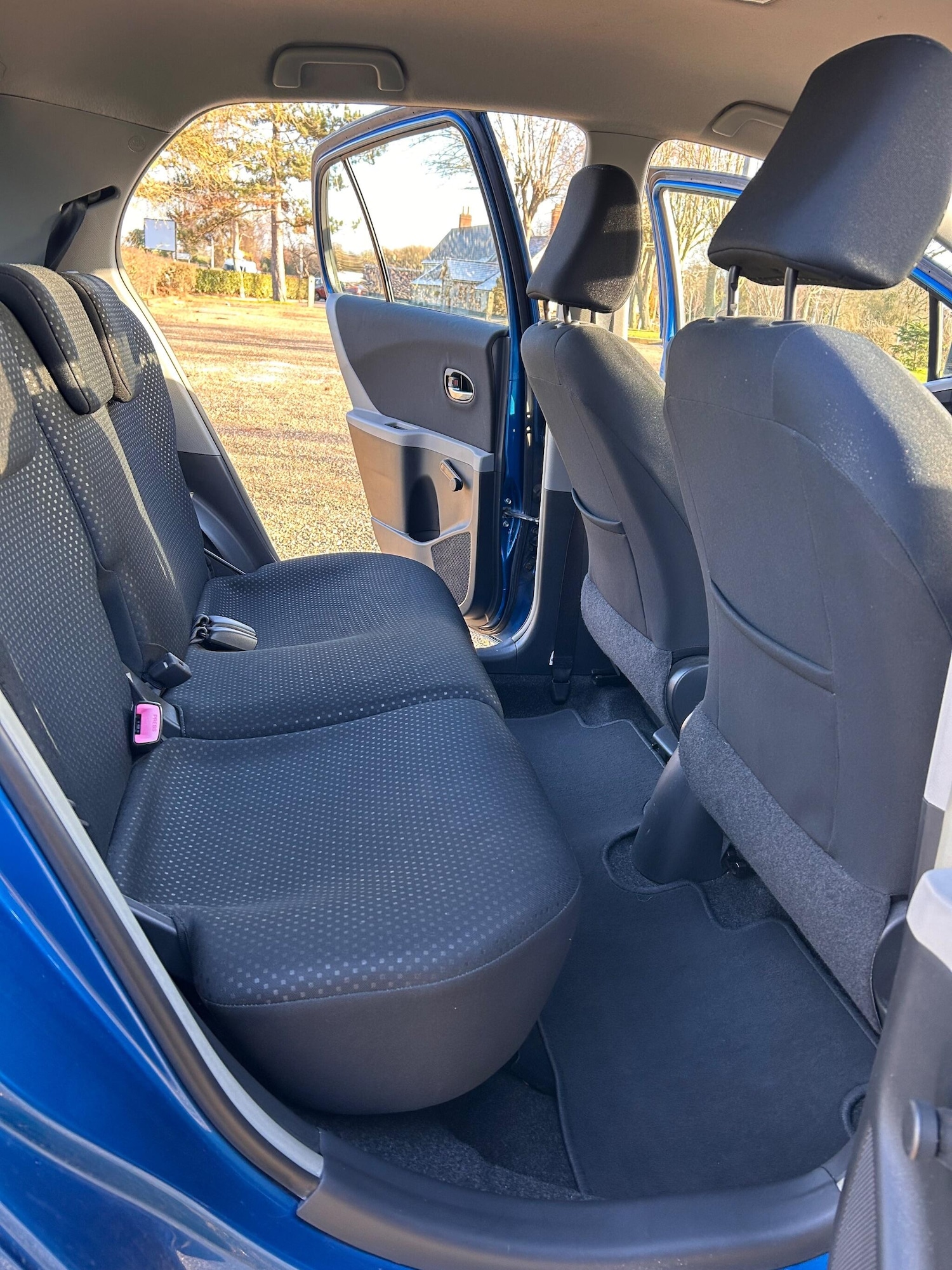 Used Toyota Yaris 2010 for sale - 77549661: Photo 30