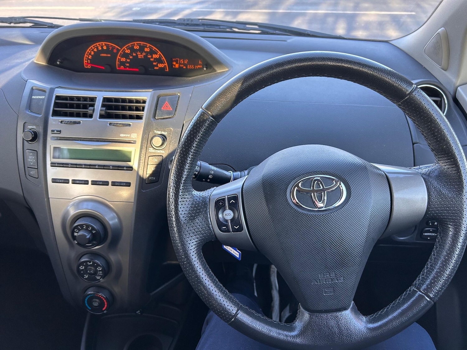 Used Toyota Yaris 2010 for sale - 77549661: Photo 35