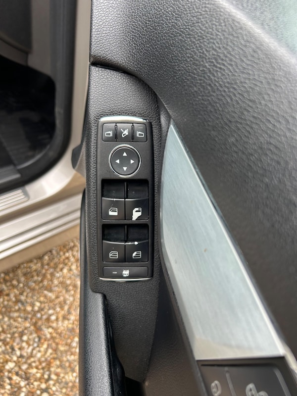 Used Mercedes-Benz C Class 2008 for sale - 76260242: Photo 42