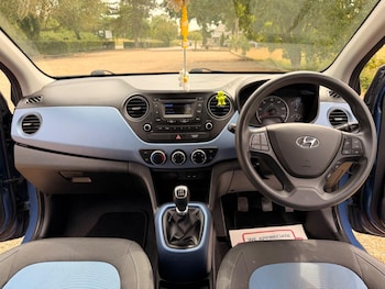 Used Hyundai i10 2016 for sale - 79304336: Photo