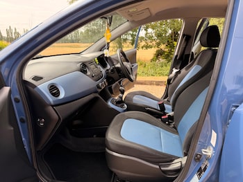 Used Hyundai i10 2016 for sale - 79304336: Photo