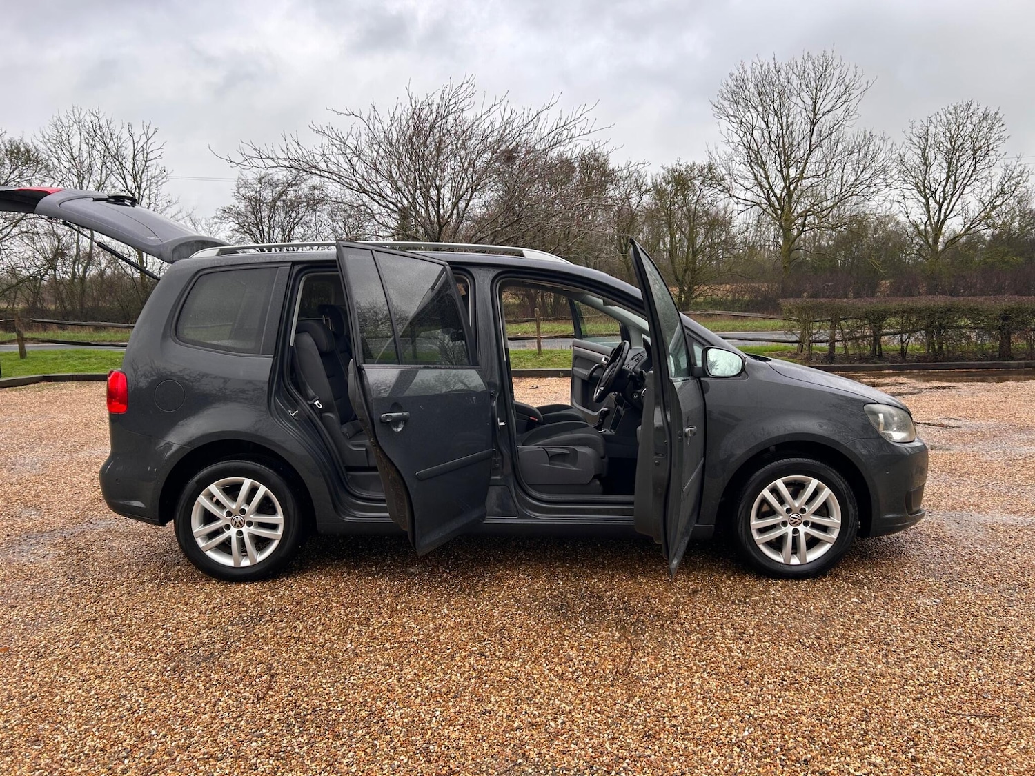 Used Volkswagen Touran 2014 for sale - 77549334: Photo 28