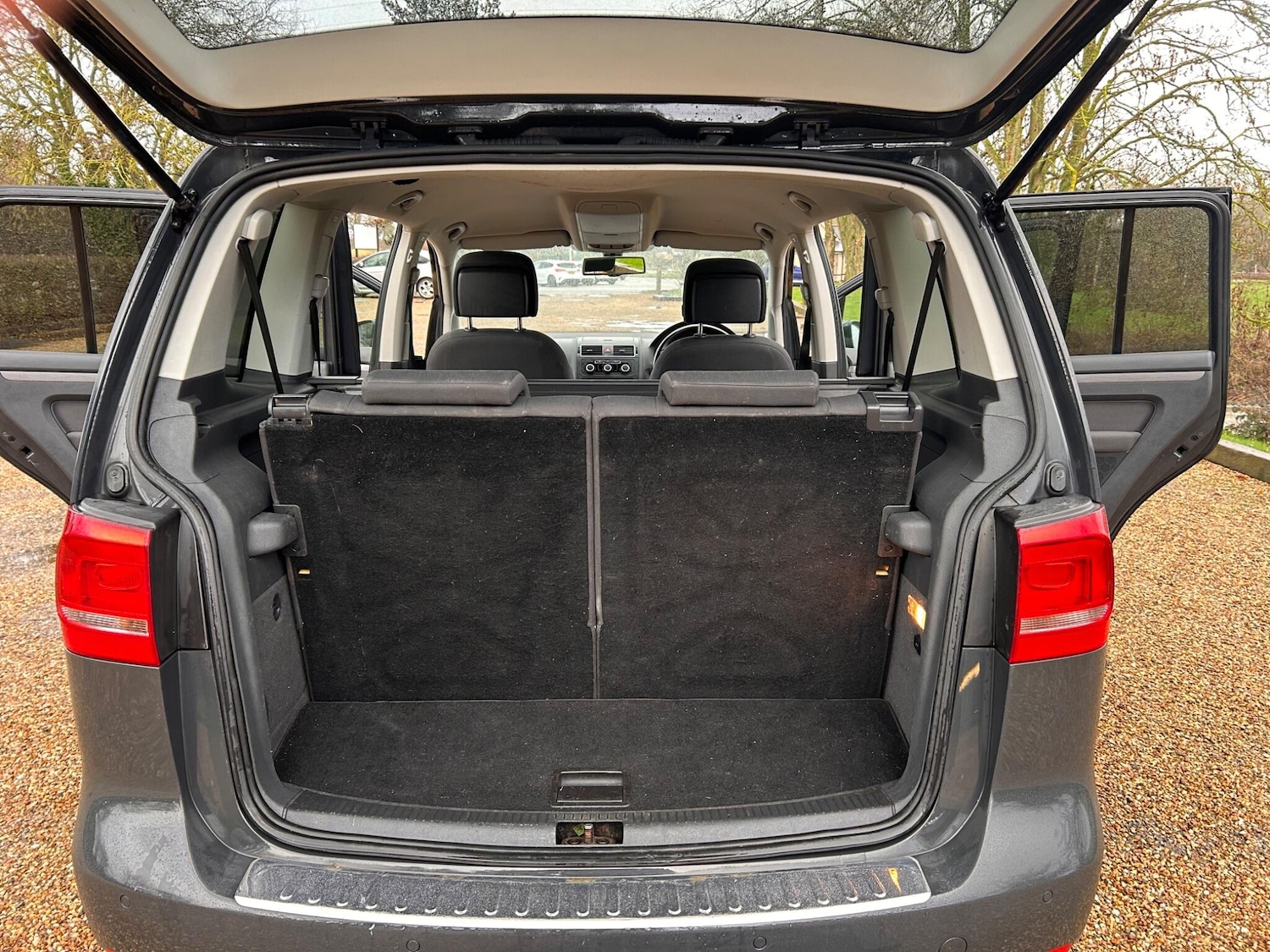 Used Volkswagen Touran 2014 for sale - 77549334: Photo 39