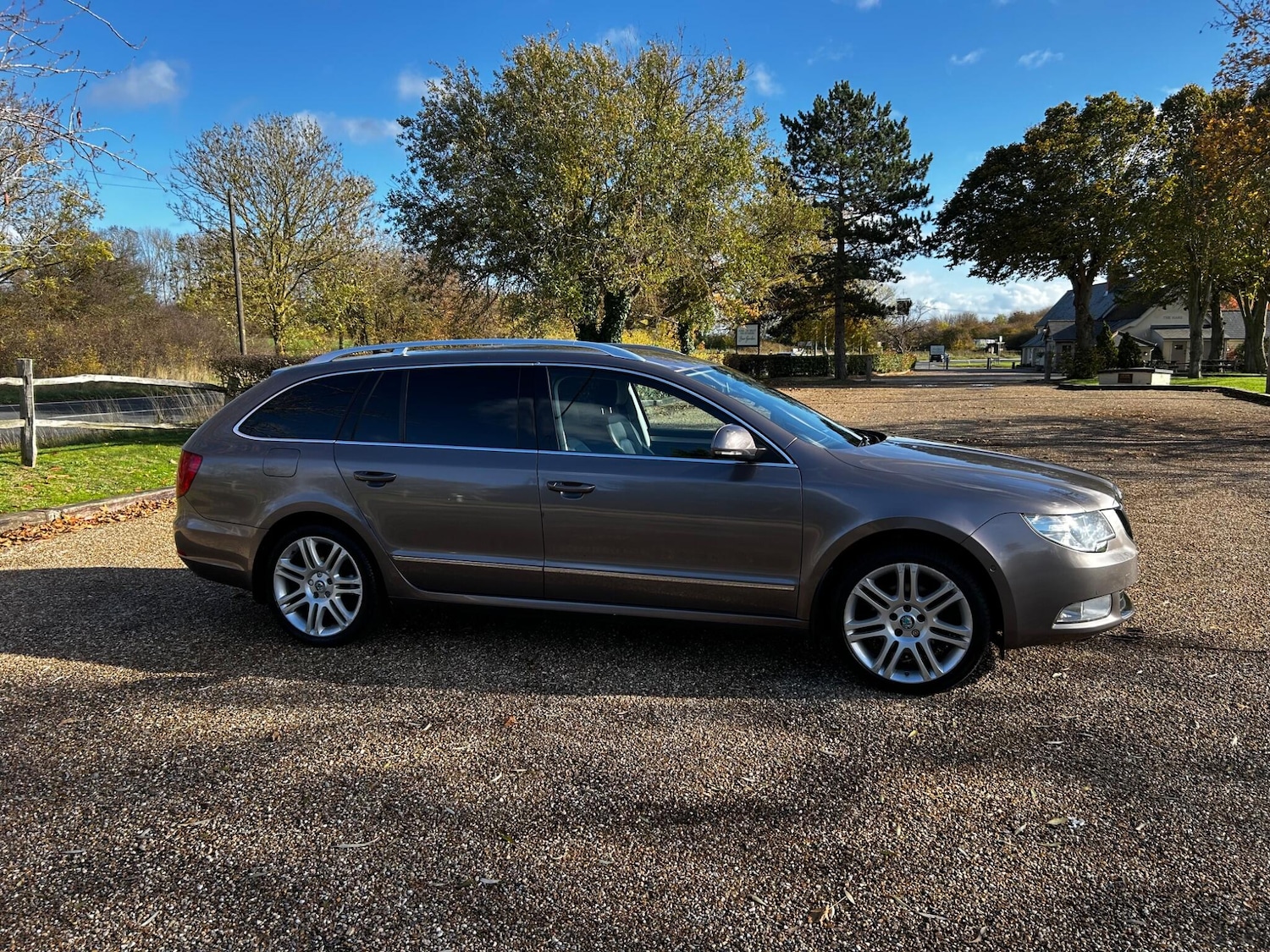 Used Skoda Superb 2011 for sale - 77549329: Photo 11