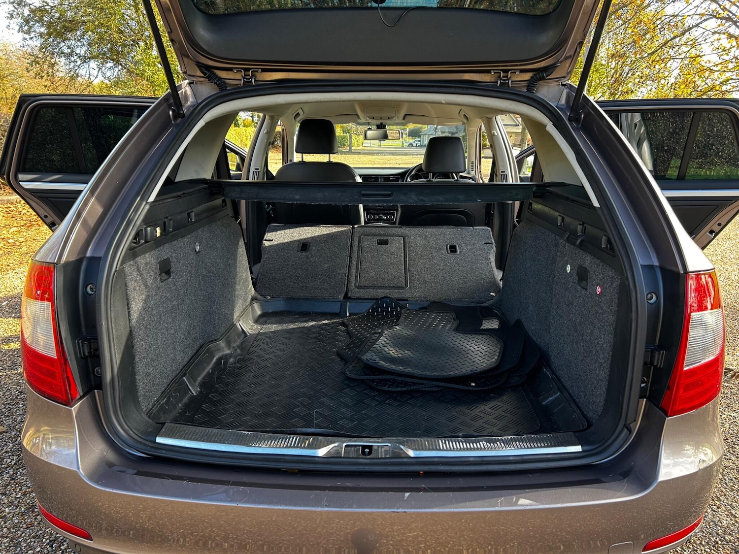 Used Skoda Superb 2011 for sale - 77549329: Photo 39