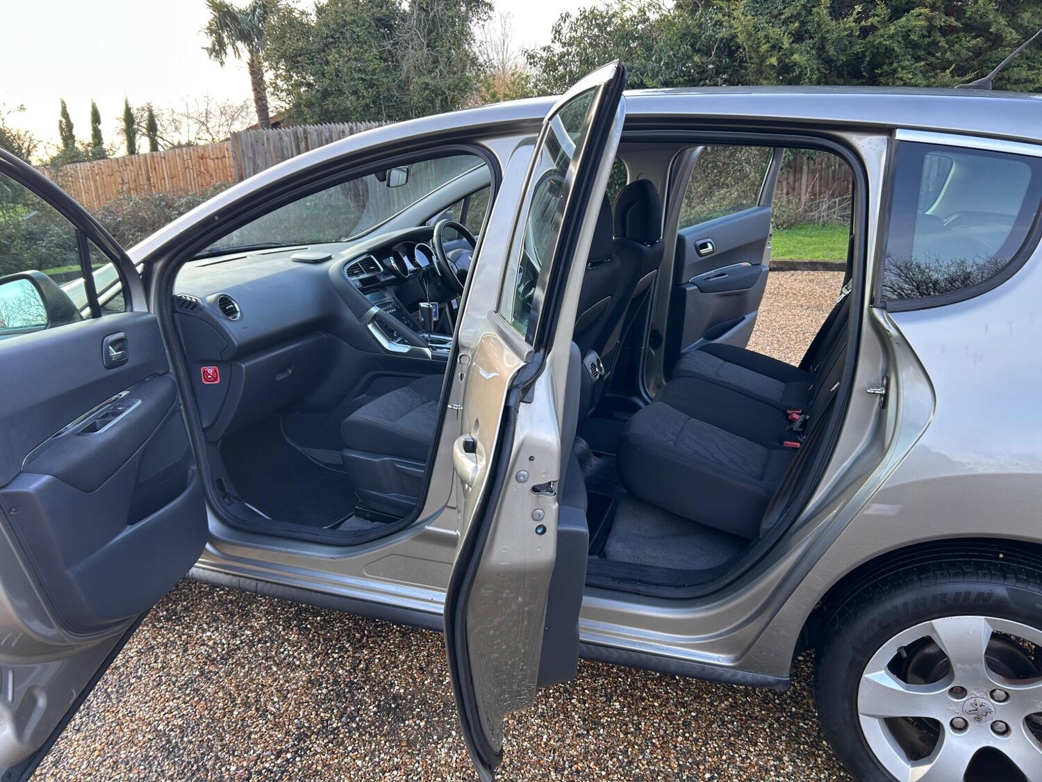 Used Peugeot 3008 2011 for sale - 77358556: Photo 27