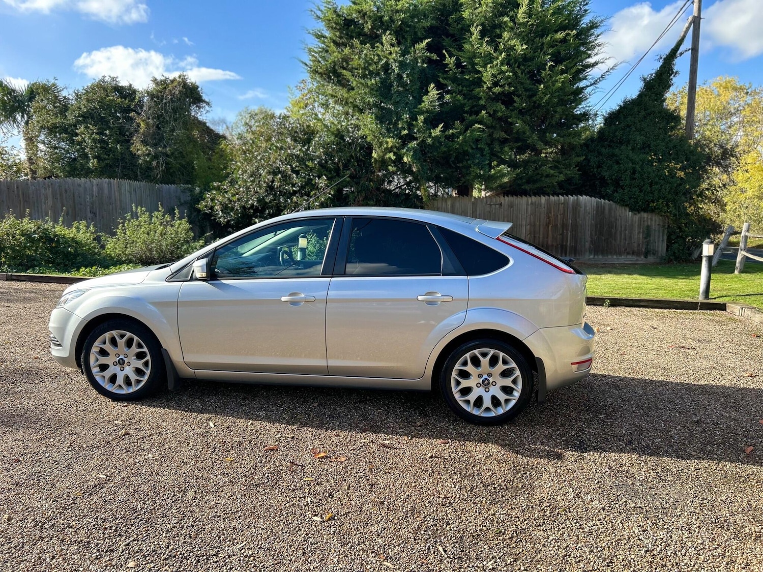 Used Ford Focus 2010 for sale - 76348741: Photo 15
