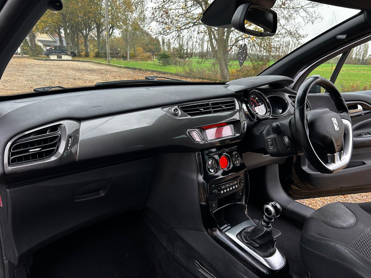 Used Citroen DS3 2015 for sale - 76512683: Photo 2